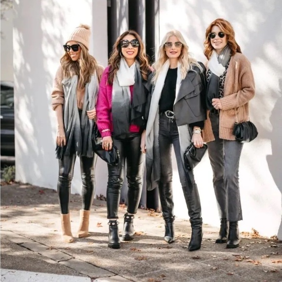 New $150 Cushnie Ombre Scarf Wrap - Picture 3 of 3